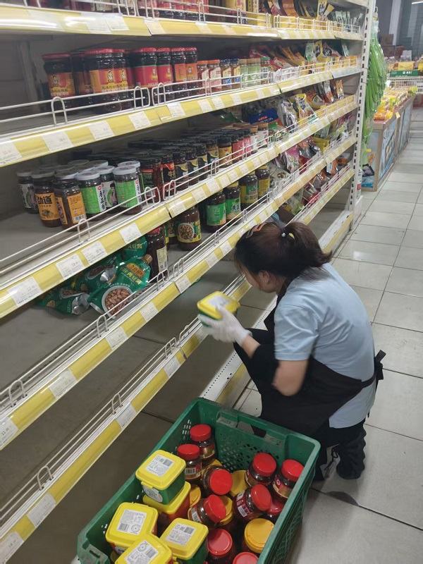 天惠超市青山店貨架布局調(diào)整與大掃除：優(yōu)化空間，提升購(gòu)物體驗(yàn)